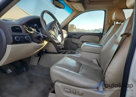 2012 Chevrolet Suburban K1500 Ltz z USA, uszkodzony, nr VIN 1GNSKKE77CR180069